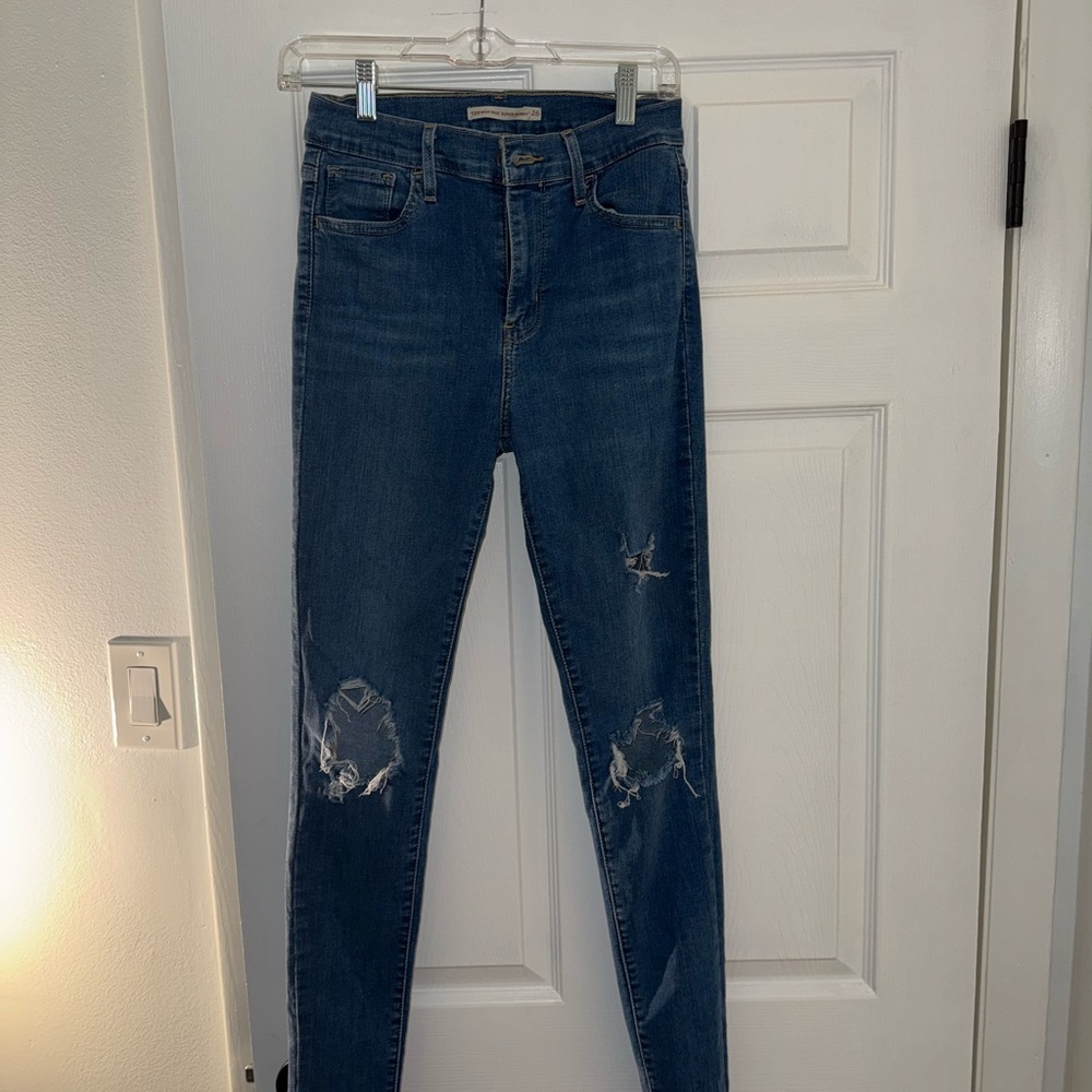 Levi's Women's Skinny Jeans in Dark Blue